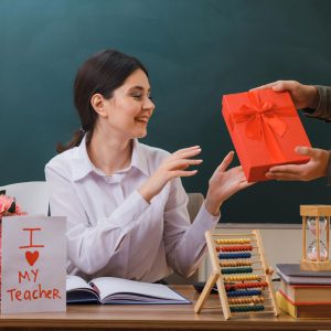 بهترین کادو برای معلم زبان